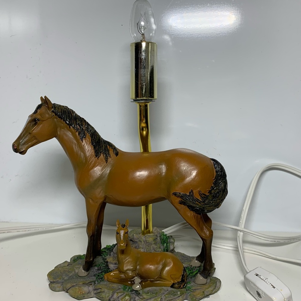 Mama horse and foal table lamp